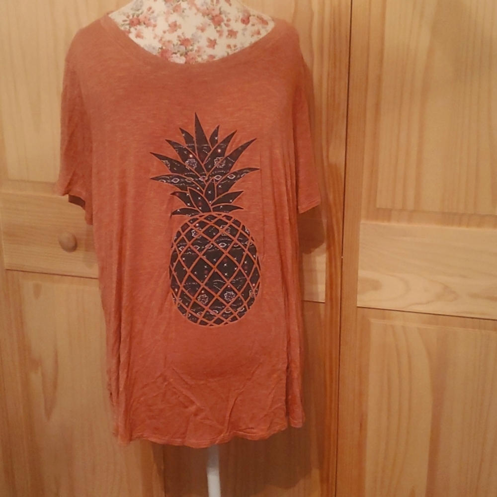 ⭐Pineapple t-shirt